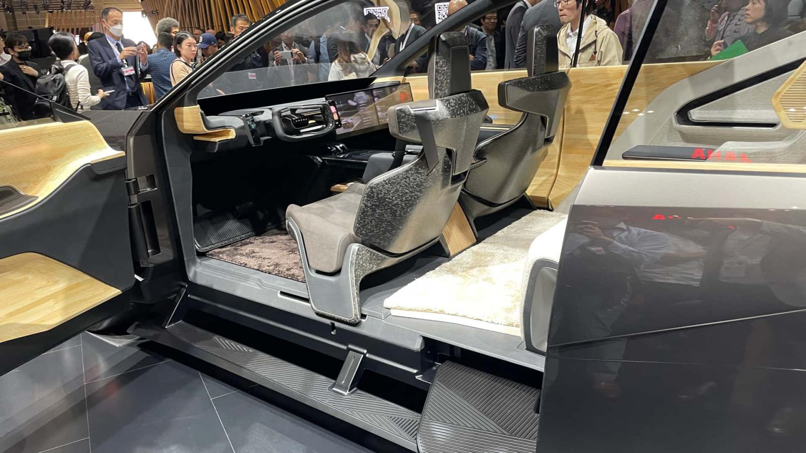 Το Lexus LF-ZC θα έχει διπλάσια αυτονομία από τα σημερινά ηλεκτρικά 